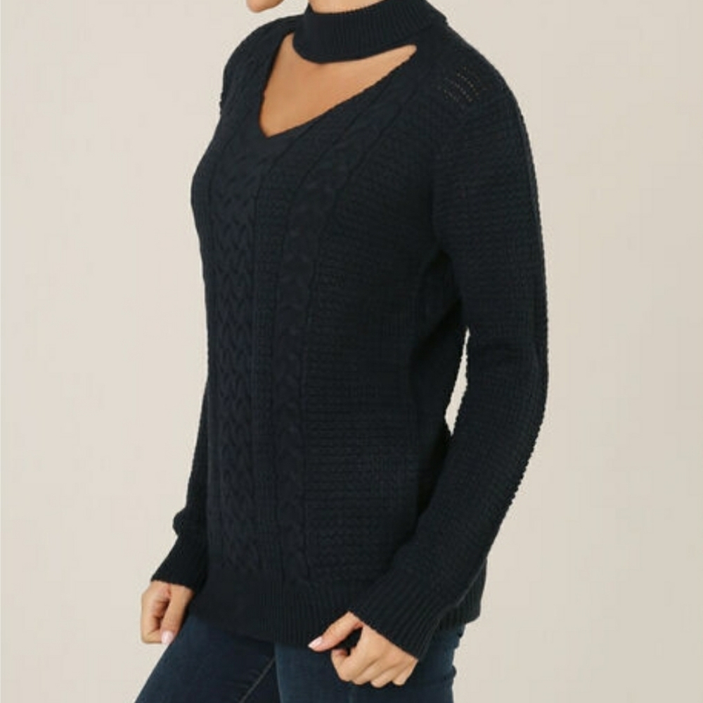 Euc navy blue cable knit sweater small